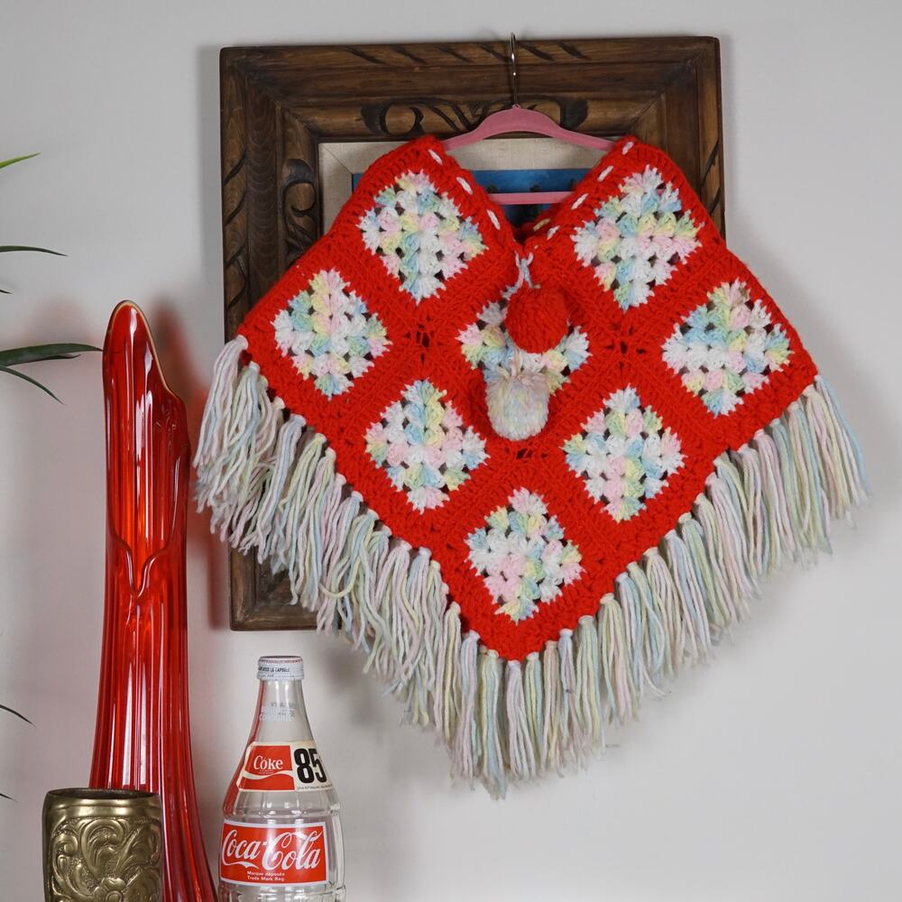 Vintage 70s youth acrylic colorblock motif sweater poncho w/ fringe